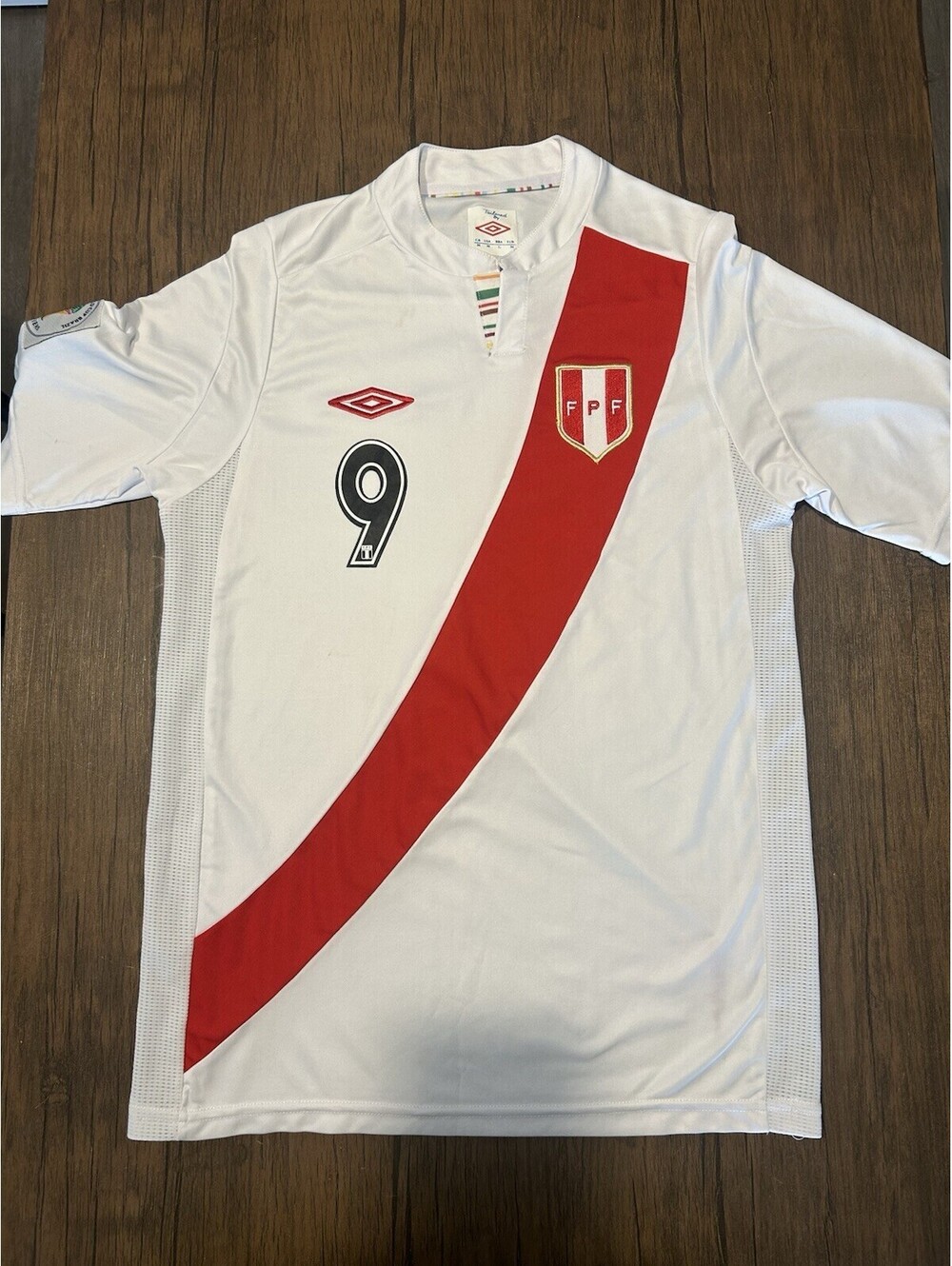 Umbro Peru Paolo Guerrero #9 2014 FIFA World Cup Qualifiers Soccer Jersey M